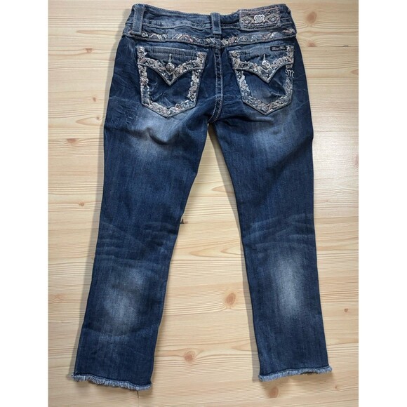 Miss Me JE8667C Signature Cropped Size 26 Embroidered Distressed Stud Jeans - Picture 8 of 10